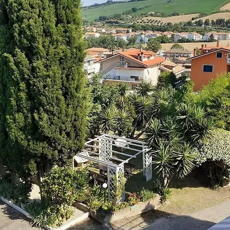 Pier Delle Vigne * Pineto
